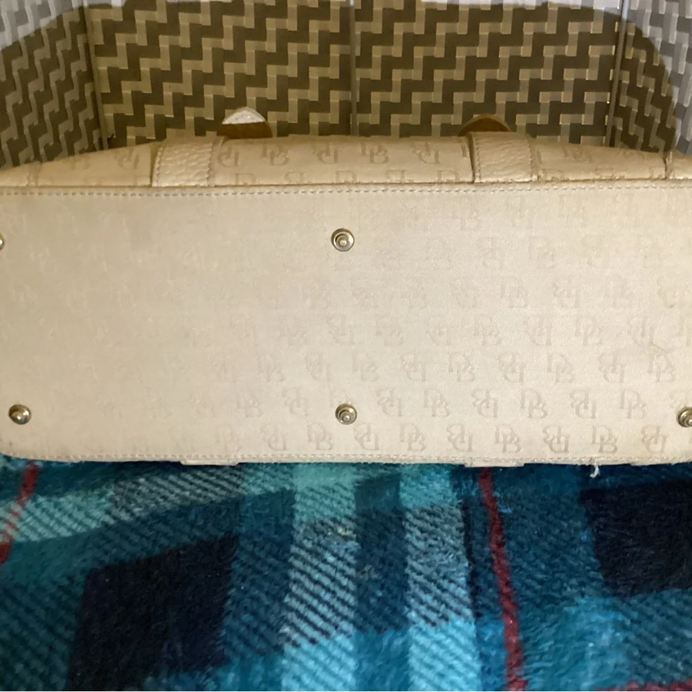 Y2K Dooney & Bourke Beige Logo Canvas Bag Casual Purse - Picture 7 of 14